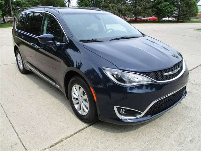 2017 Chrysler Pacifica Touring-L 4dr Mini-Van